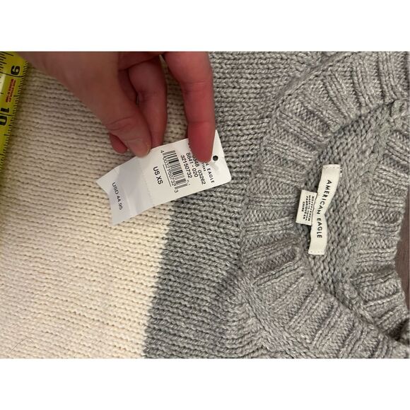 American Eagle NWT Tri-Color Gray, Cream, and Black Sweater, Size XS, MP $45 - Picture 9 of 11